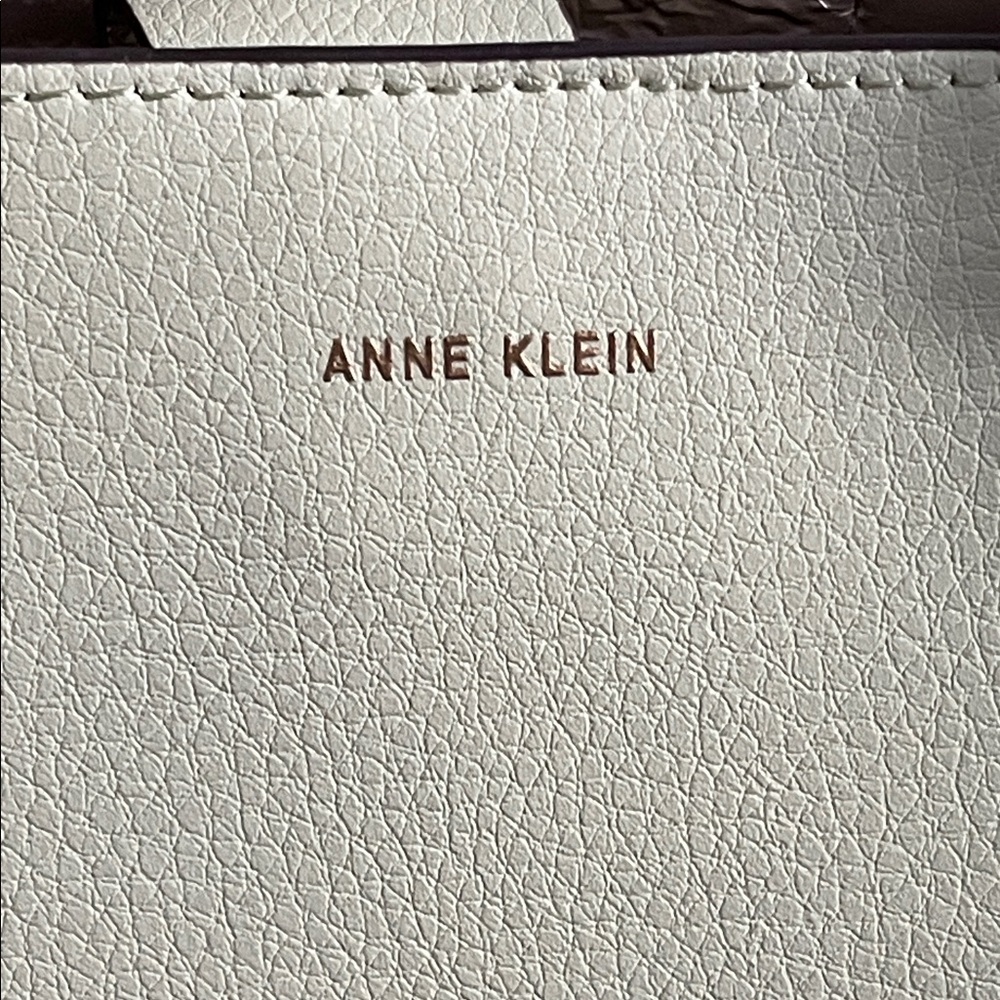 Anne Klein pastel green pebbled faux leather crossbody/purse tote - Picture 3 of 15
